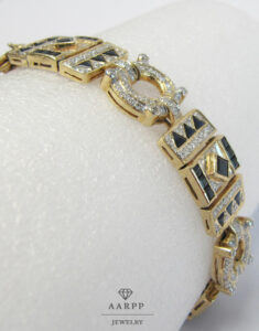 Vintage-Armband-585-Gold-Diamanten-blaue-Edelsteine-09